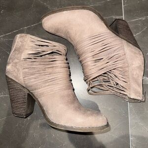 Fringe Suede Ankle Boots - Taupe